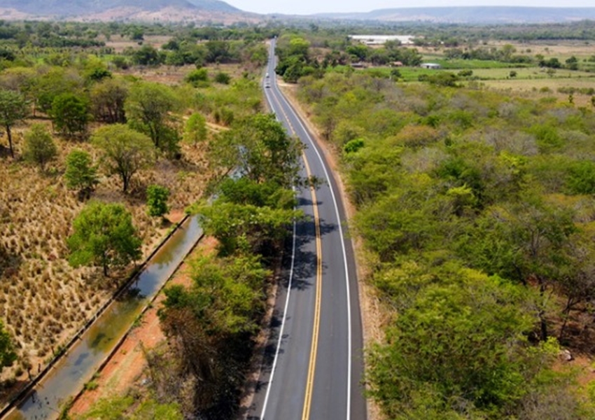 Revitalização de trecho da BR-352 impulsiona escoamento em polo agrícola no oeste da Bahia