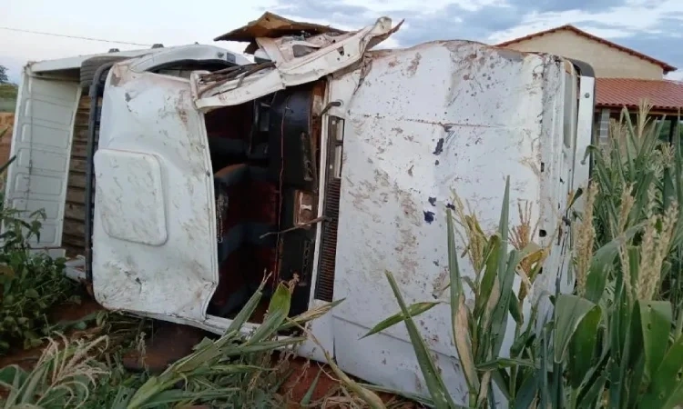 Diretor de hospital morre após caminhonete capotar na Chapada Diamantina