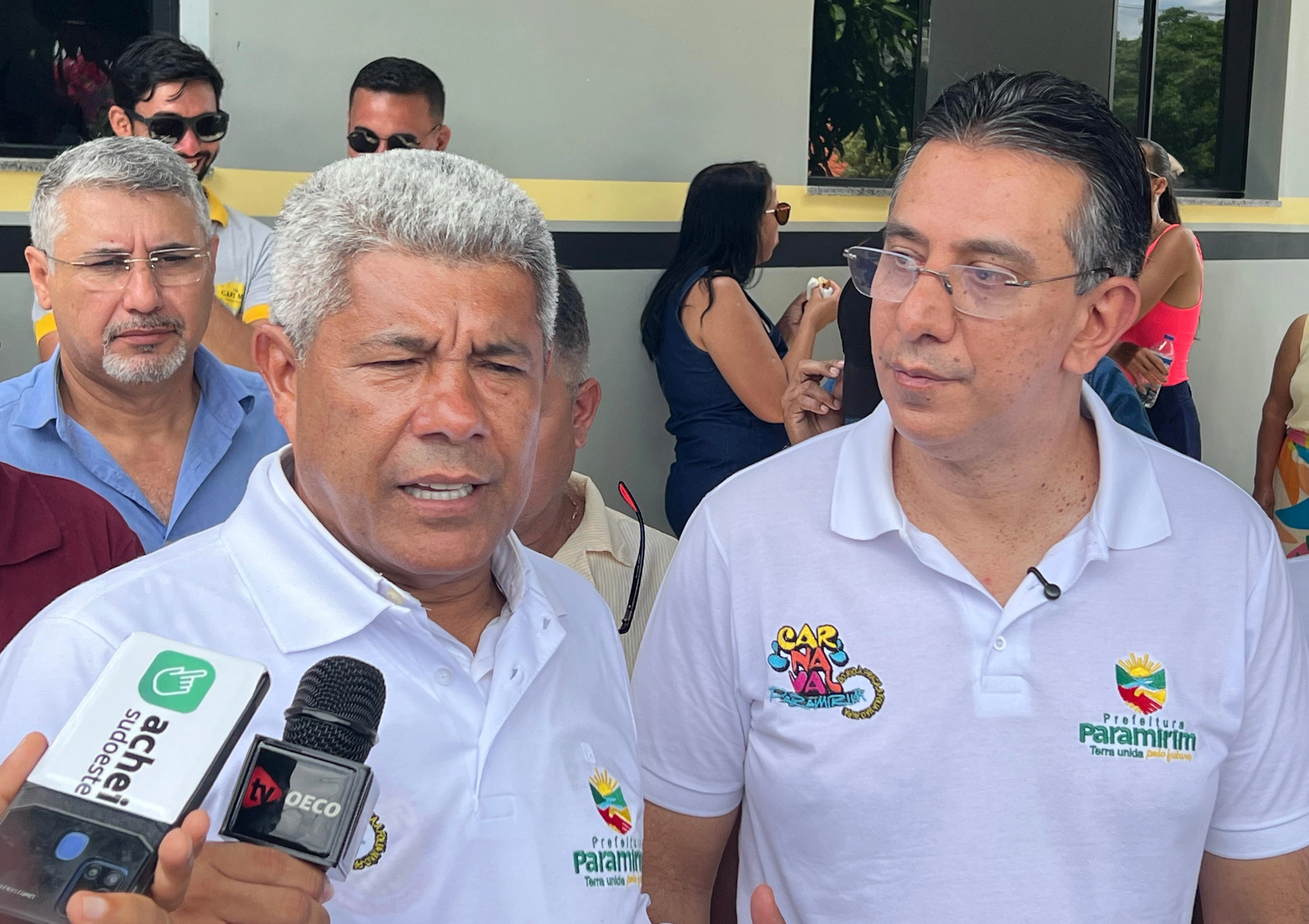 Jerônimo analisa proposta de revitalização da lagoa em Paramirim