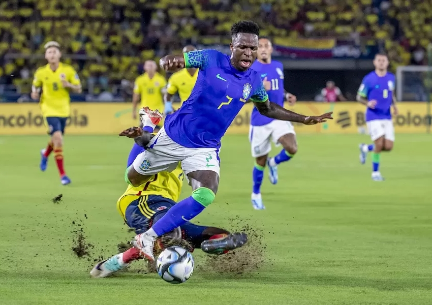 Brasil sofre derrota contra Colômbia por 2 a 1 nas eliminatórias do Mundial de 2026