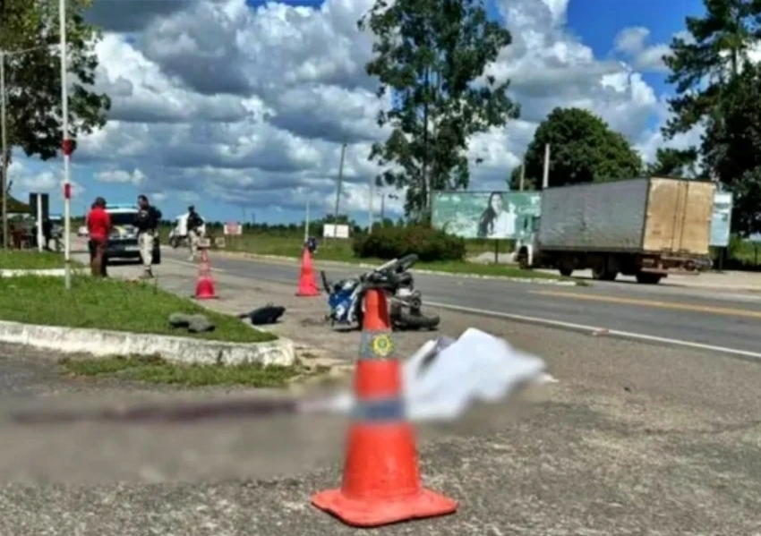 Motociclista morre após colisão com carro na BR-367 em Eunápolis