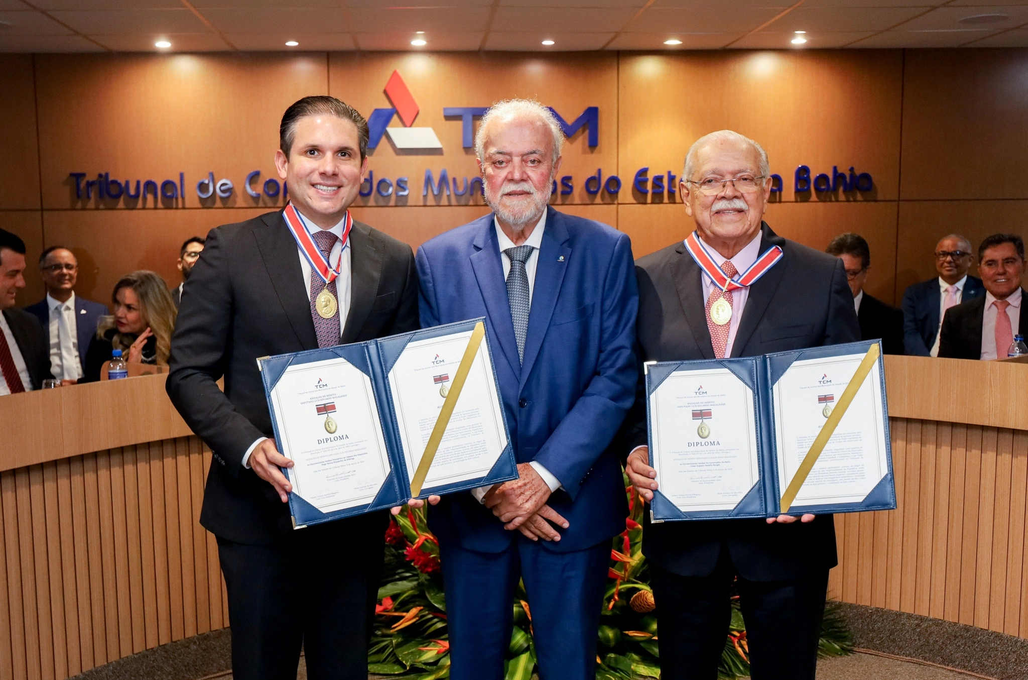 Presidente da Câmara, Hugo Motta recebe medalha do TCM-BA em Salvador