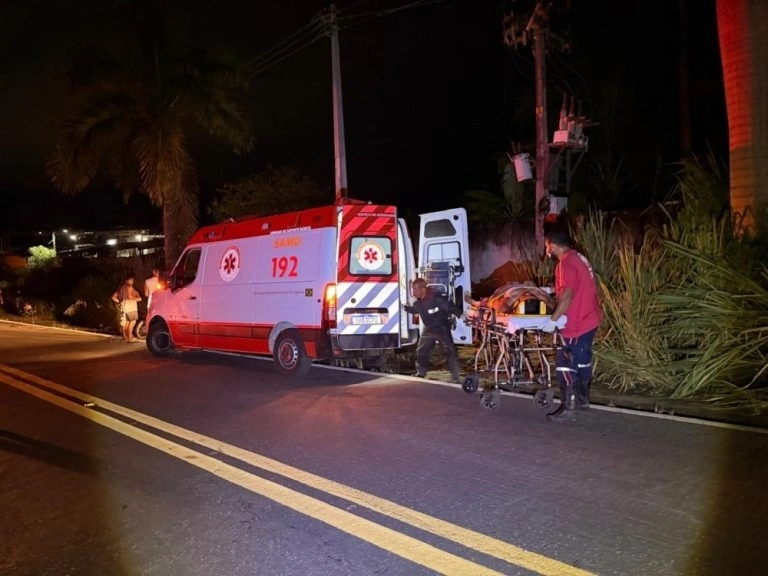 Mulher fica ferida após perder controle de moto na BR-330, em Ubatã
