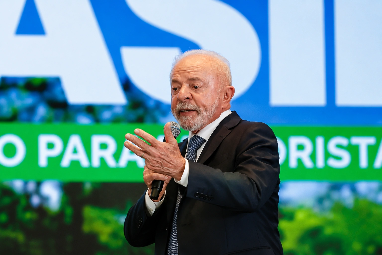 Lula é alvo de ação no TSE por suposta propaganda eleitoral antecipada