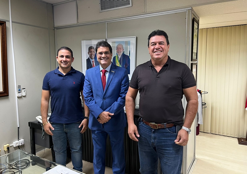Prefeito de Ituaçu busca retomada da Fábrica de Cimento Nassau em encontro com autoridades estaduais