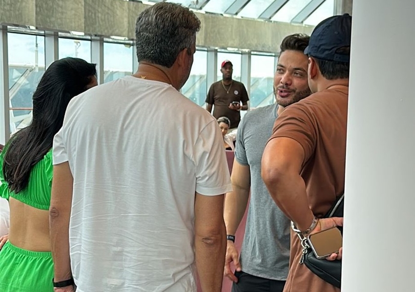 Arthur Lira inicia férias em cruzeiro do cantor Wesley Safadão