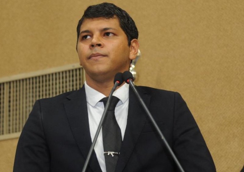 Deputado encaminha Projeto de Indicação que pede blindagem de viaturas policiais ao Governo da Bahia