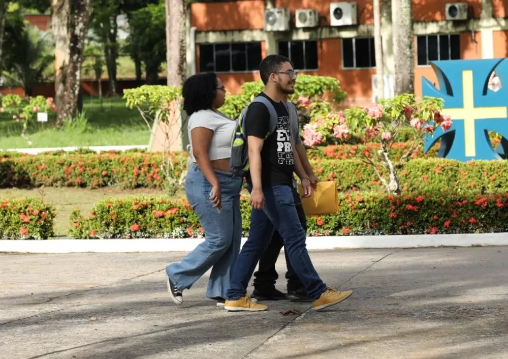 Governo do Estado abre inscrições para o Programa Mais Futuro, que concede auxílio-permanência para universitários