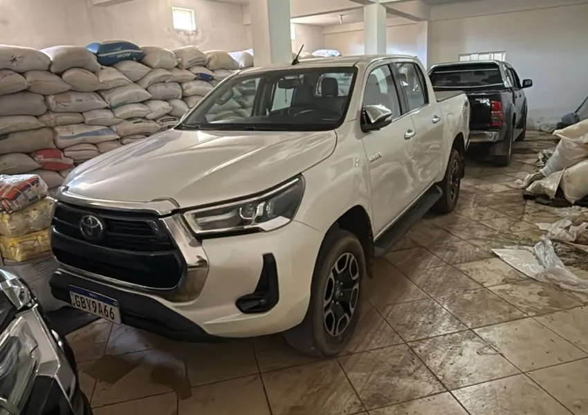 Polícia faz cerco em zona rural de Livramento após roubo de Hilux na BA-148