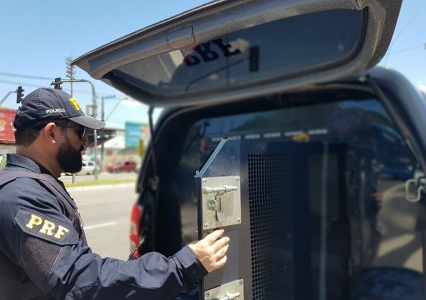 Idoso procurado por estupro em SP é preso ao ser flagrado conduzindo moto na Bahia
