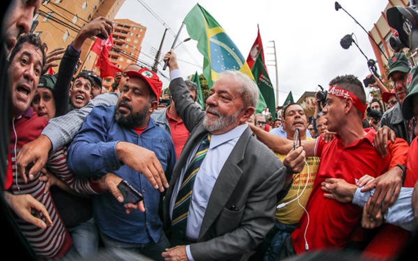 Em nova pesquisa Datafolha, Lula venceria 1° e 2° turnos a eleição presidencial de 2018