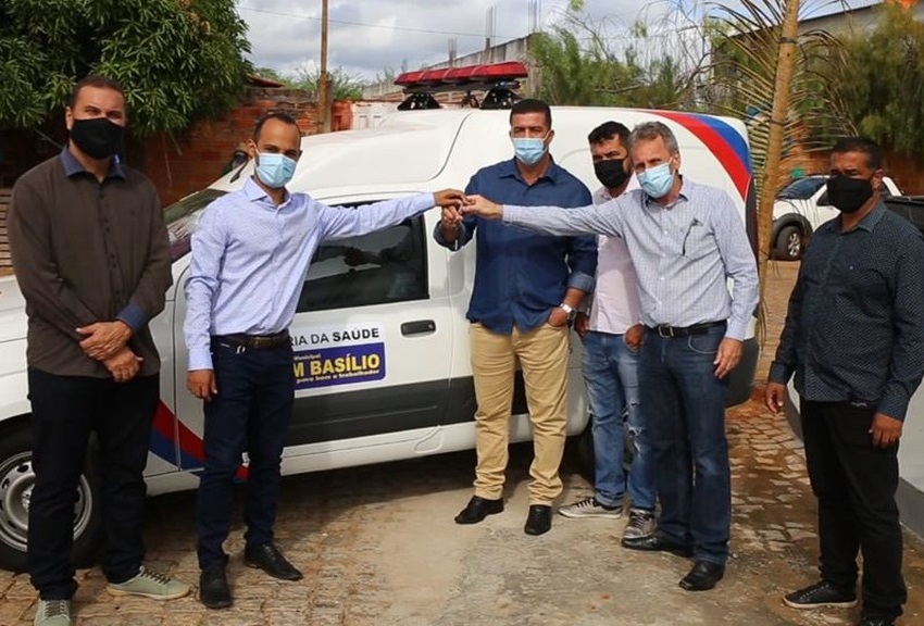 Dom Basílio: Prefeito entrega ambulância durante inauguração do Centro de Reabilitação