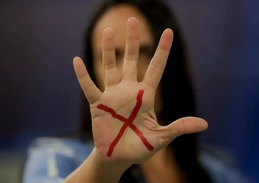 A cada seis horas, uma mulher é vítima de feminicídio no país, diz MP da Bahia