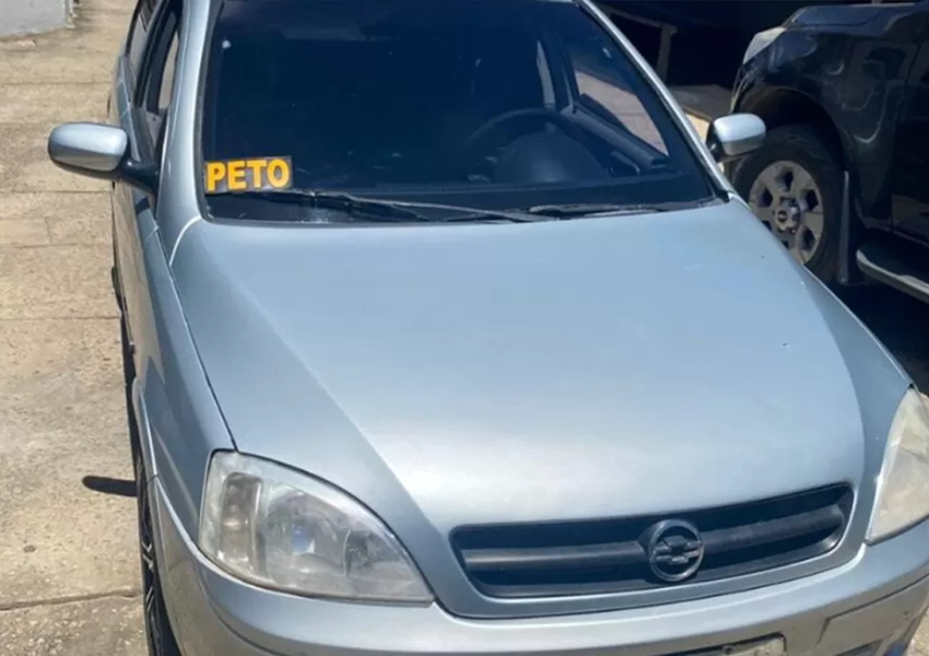 Brumado: Carro com sinais de adulteração é apreendido; veículo era conduzido por menor de idade
