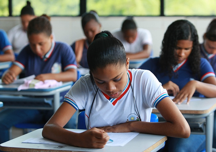 Governo vai liberar R$ 406 milhões para ensino médio em tempo integral