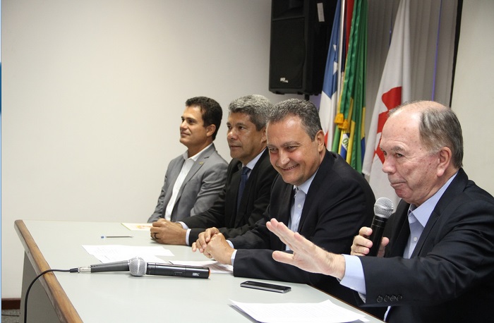 Wagner pode sair à Presidência e Lídice, à vice de Rui, prevê Leão sobre montagem da chapa