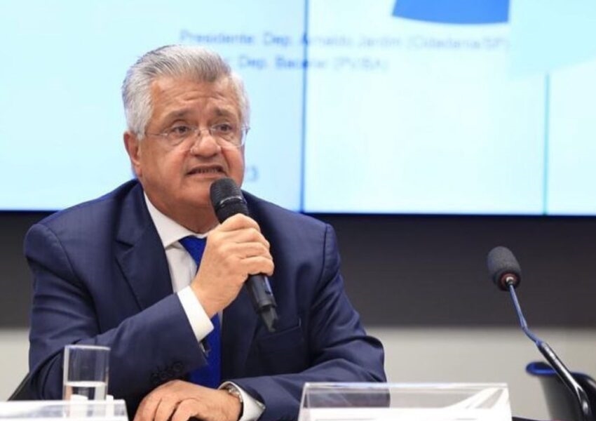 Câmara dos deputados aprova projeto de lei do auxílio ensino médio