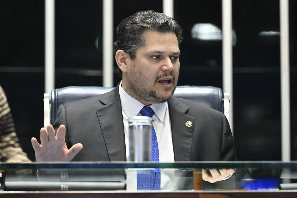 Alcolumbre diz que não aceitará impeachment de Moraes mesmo com apoio unânime