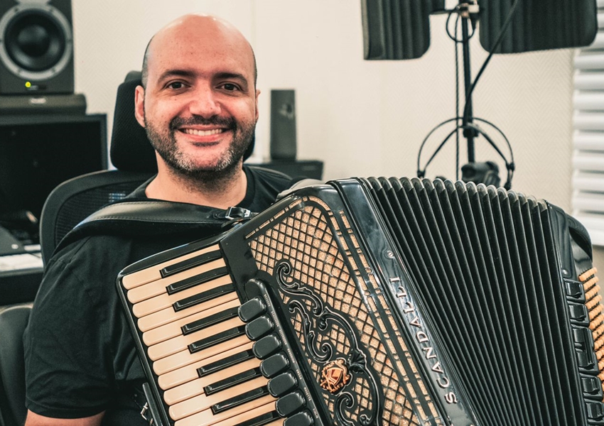 Banda Rasta Chinela volta aos estúdios com Bolinha Sanfona e promete grandes sucessos
