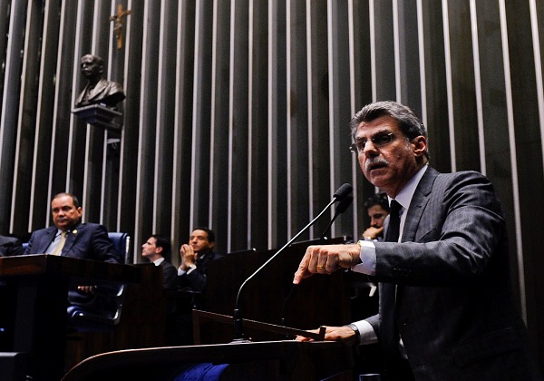 Foro privilegiado não pode ser ‘suruba selecionada’, afirma Jucá