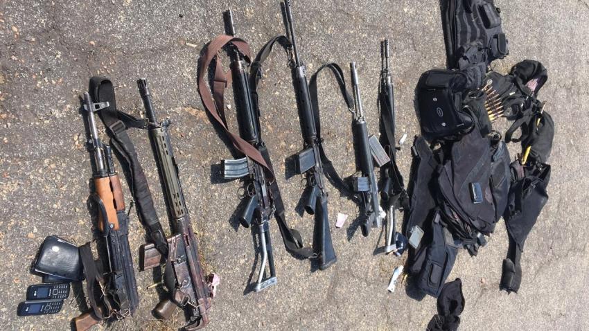 Polícia mata seis homens que tentavam roubar avião que transportava dinheiro