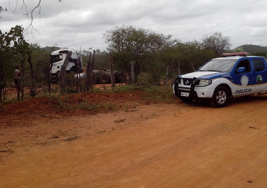Carreta com placa de Brumado é roubada em Milagres e cavalinho abandonado em Anagé