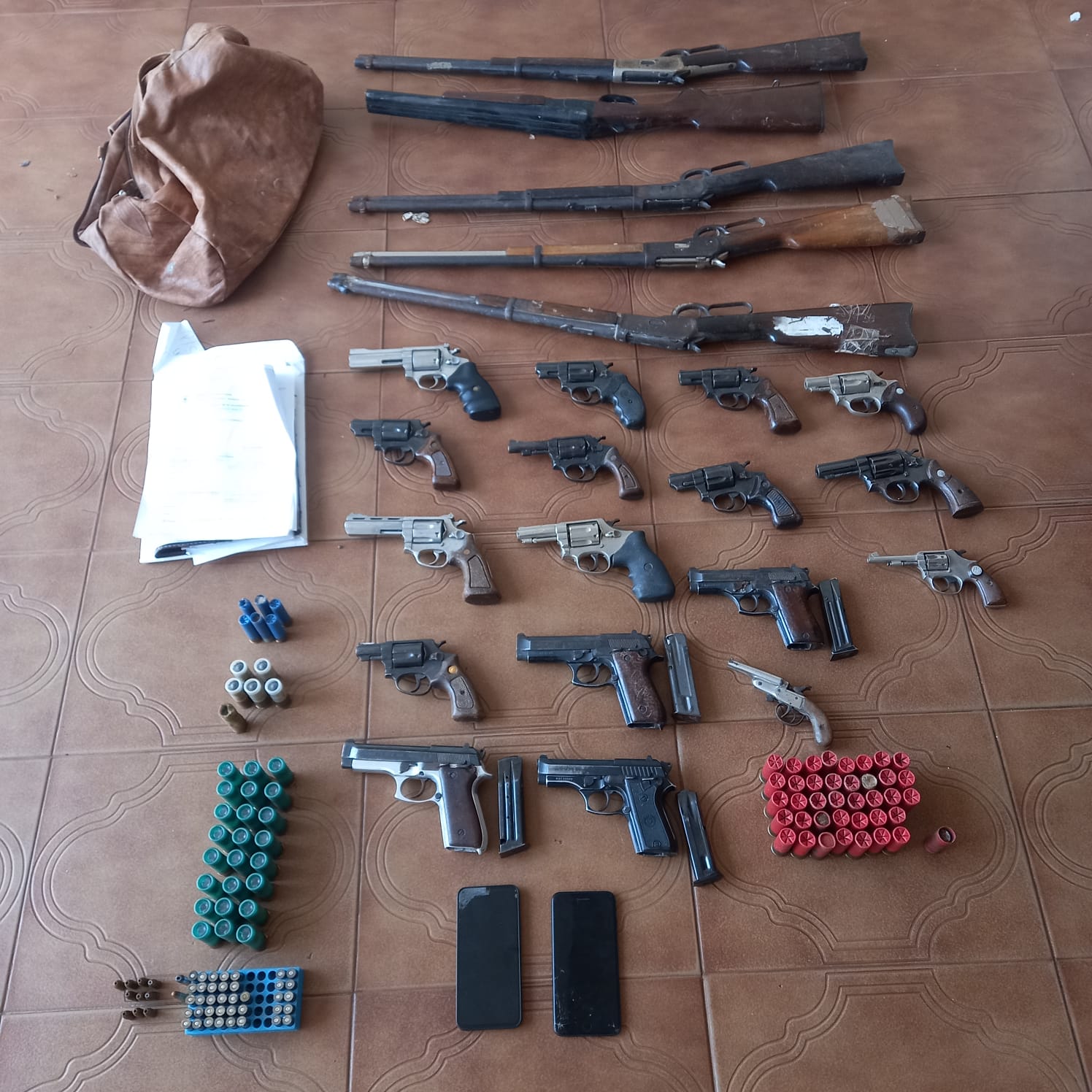 Policiais militares investigados por homicídio em Brumado são alvos da 'Operação Falso Perfil'
