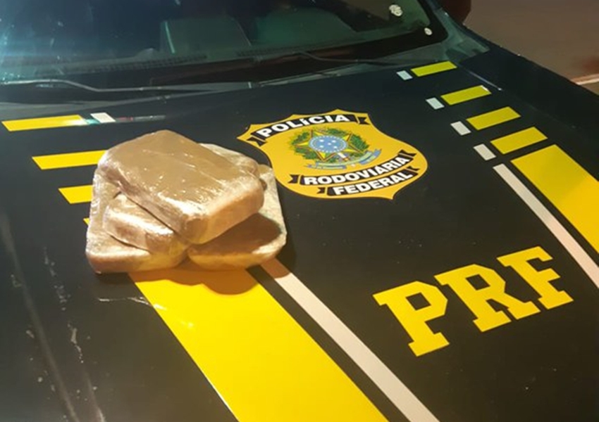 PRF na apreende pasta base de cocaína escondida dentro de bagagem de passageira na Chapada Diamantina