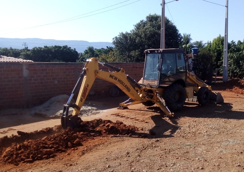Livramento: Após parceria entre prefeitura e empresários, Povoado dos Patos recebe implantação de adutora