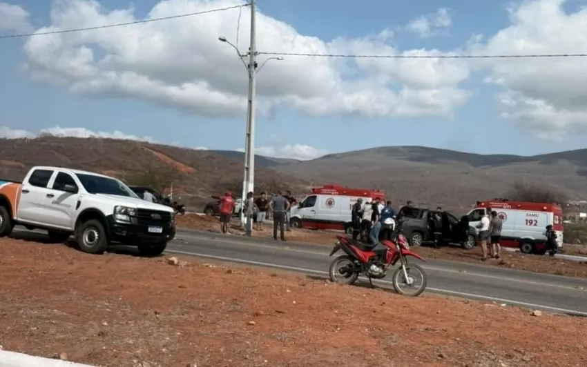 Colisão grave na BR-030 em Brumado deixa bebê entre os feridos