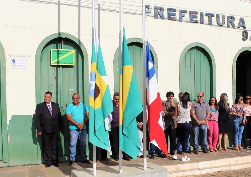 Hasteamento da Bandeira e Desfile Cívico marcam o dia 7 de Setembro em Livramento