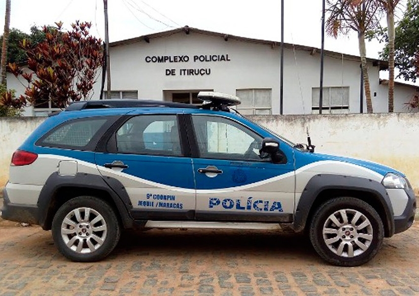Homem armado invade delegacia, deixa carcereiro em cela e mata preso em Itiruçu