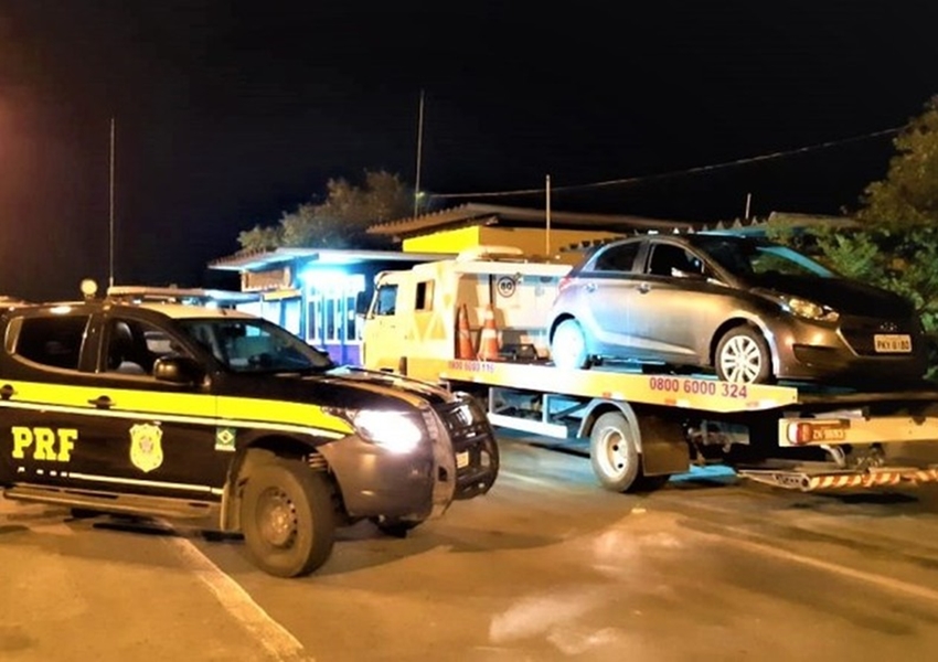 Jequié: Dois suspeitos de roubo de carro são presos após serem perseguidos por 8 km; um deles se escondeu em pousada