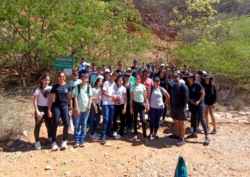 Estudantes de Livramento vivenciam aprendizado histórico em passeio entre Livramento e Rio de Contas