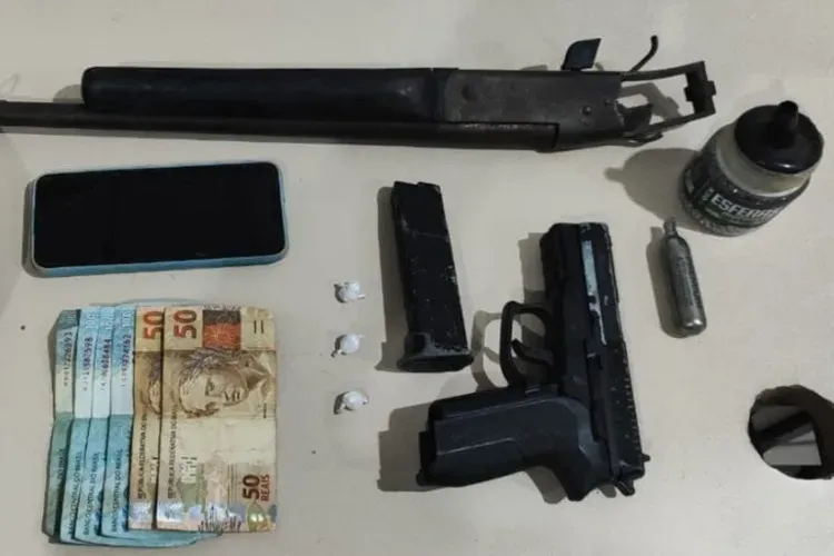 Homem é preso com armas e drogas na zona rural de Vitória da Conquista