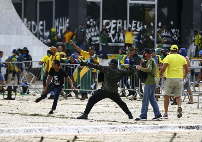 200 pessoas já foram presas após atos nas sedes do Planalto, Congresso e STF