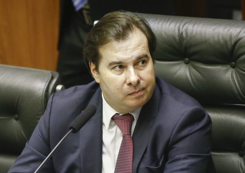 Rodrigo Maia revela diagnóstico positivo para coronavírus