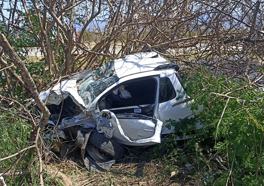 Homem é resgatado das ferragens após acidente na BA-152 próximo a Livramento