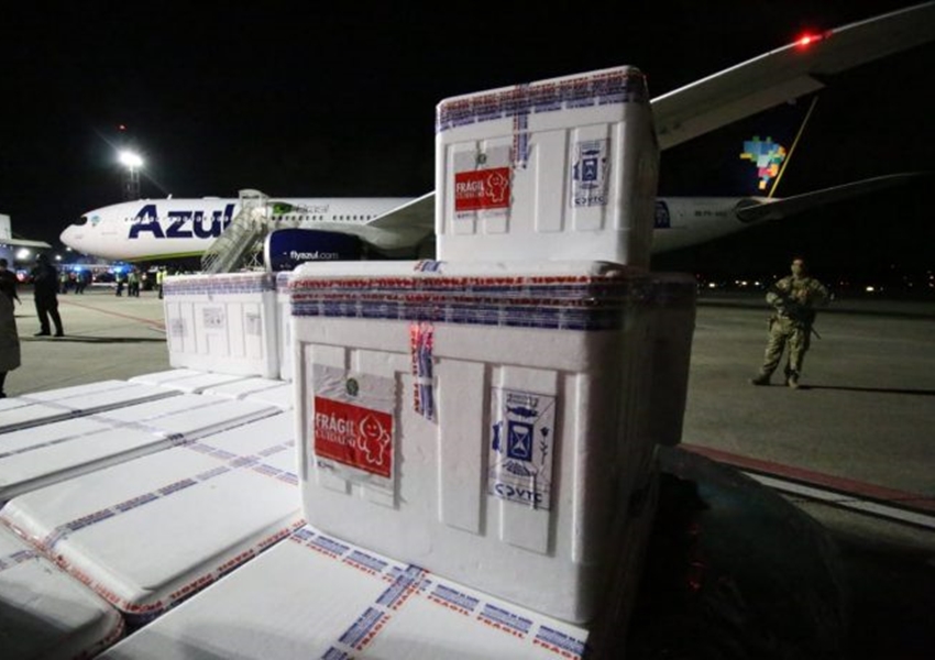 Bahia recebe mais de 376 mil doses de vacina contra a Covid-19