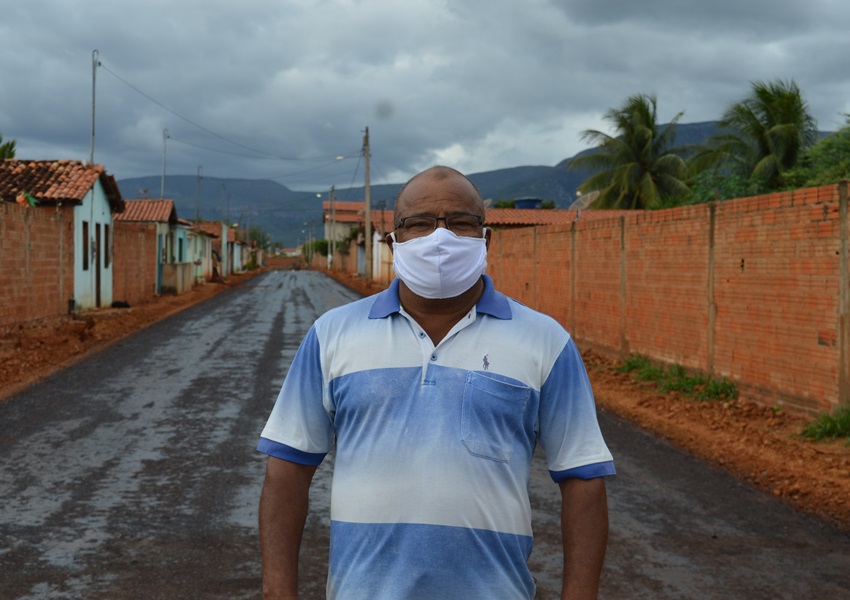 Livramento: Vereador João de Ogum comemora a chegada do tão sonhado asfalto no Bairro Benito Gama