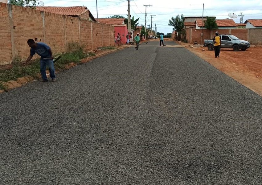 Livramento: Vereador João de Ogum comemora a chegada do tão sonhado asfalto no Bairro Benito Gama