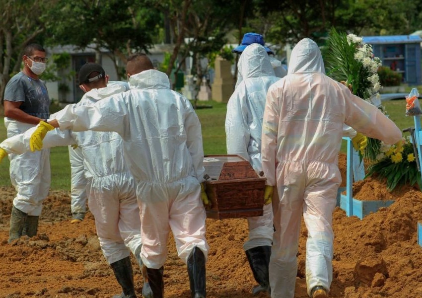 Brasil chega a 689.003 mortes por Covid-19
