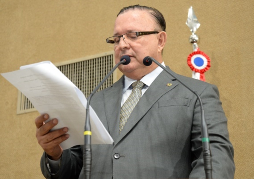 PSD não abre mão de Adolfo Menezes na presidência da Alba