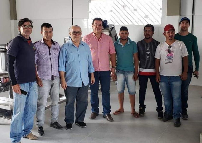 Deputado Marquinho Viana e secretário Josias Gomes agilizam projetos de água e agroindústria em Barra da Estiva
