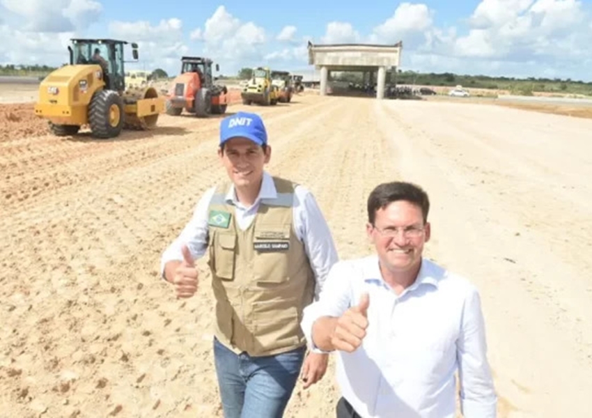 Com Roma, ministro autoriza e entrega novos trechos de duplicação das BRs 101 e 116 na Bahia
