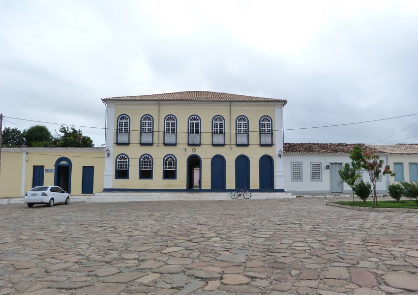 Prefeito de Rio de Contas sanciona lei que reduz taxa de esgoto na conta de água do município