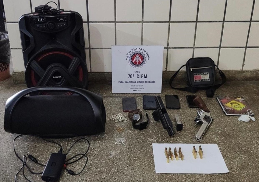 Jovens são localizados com duas pistolas em motel