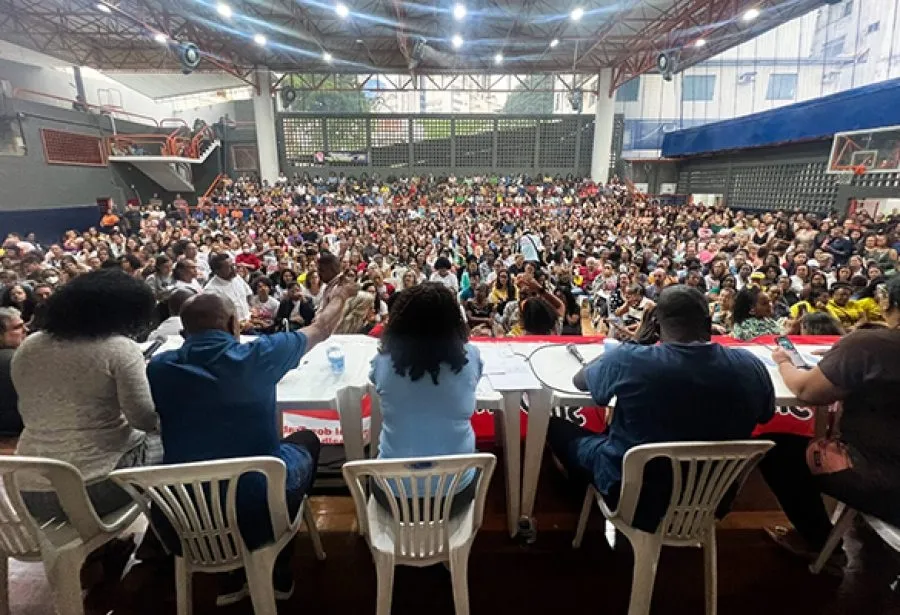 Professores de Salvador em greve há 65 dias pedem audiência com Bruno Reis