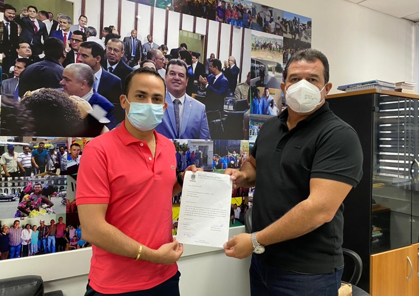 Prefeito de Ituaçu solicita extensão de rede de água para atender 49 famílias