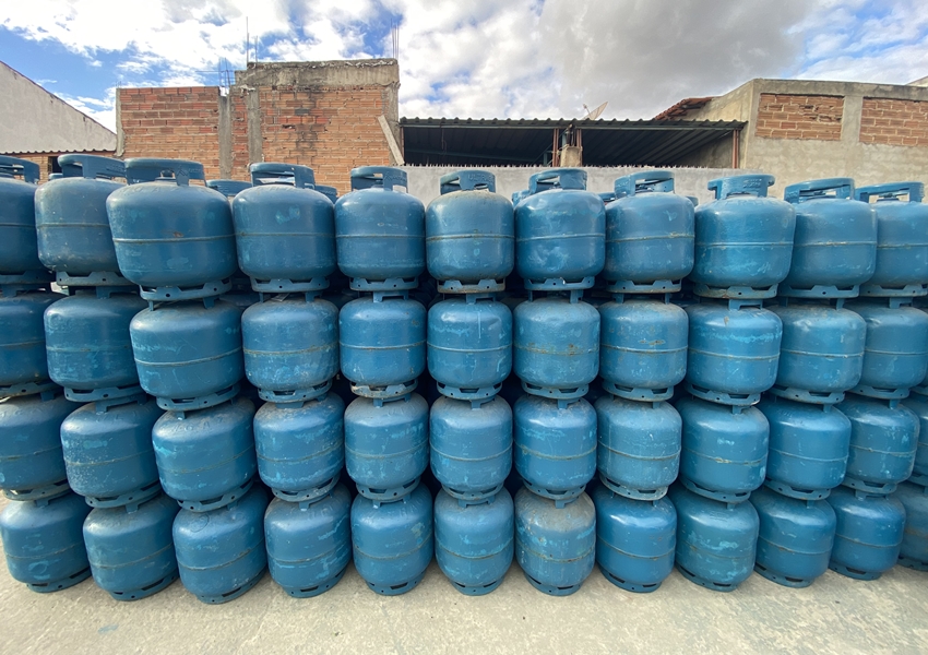 Acelen reduz preço do gás de cozinha em 11% na Bahia